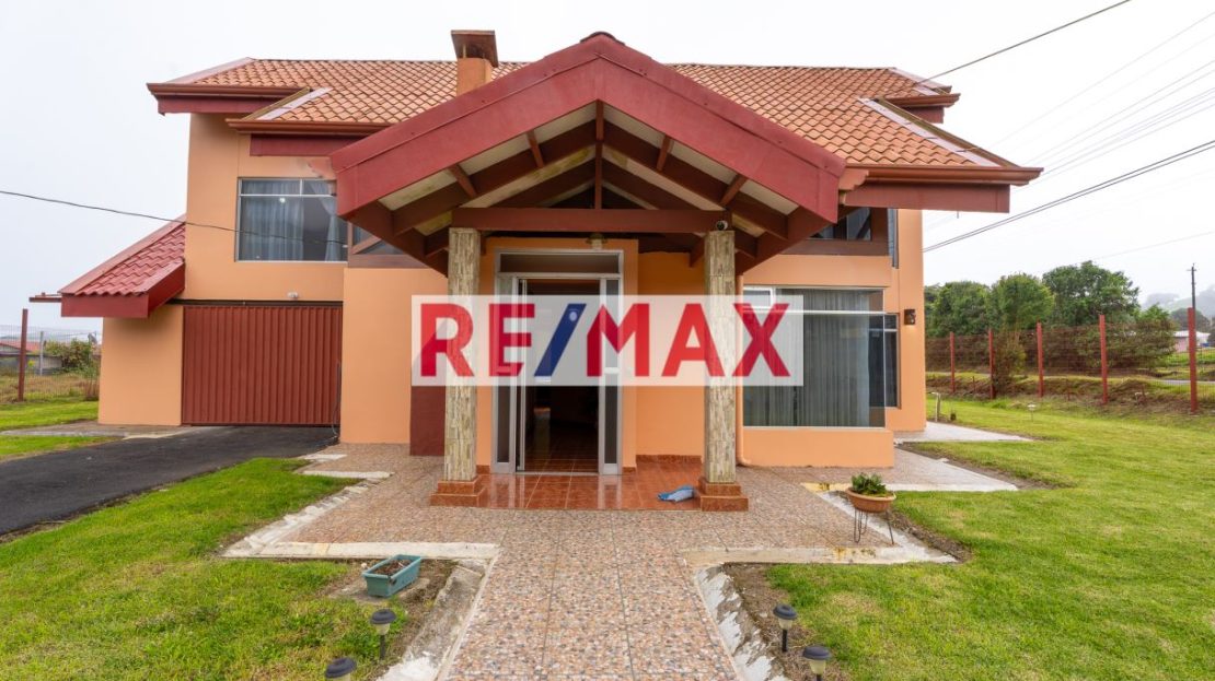 Mountain Home for Sale in Zarcero | 4-Bed Concrete Home