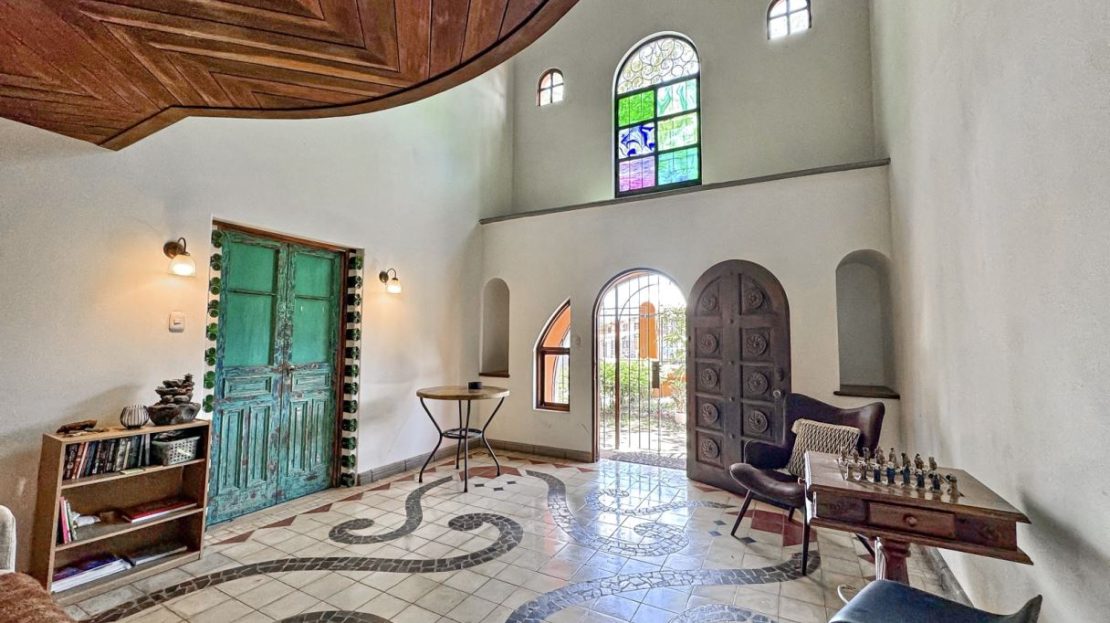 Casa Wonder Multi-family Property | Los Laureles Escazu