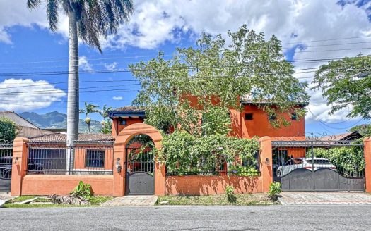 Casa Wonder Multi-family Property | Los Laureles Escazu