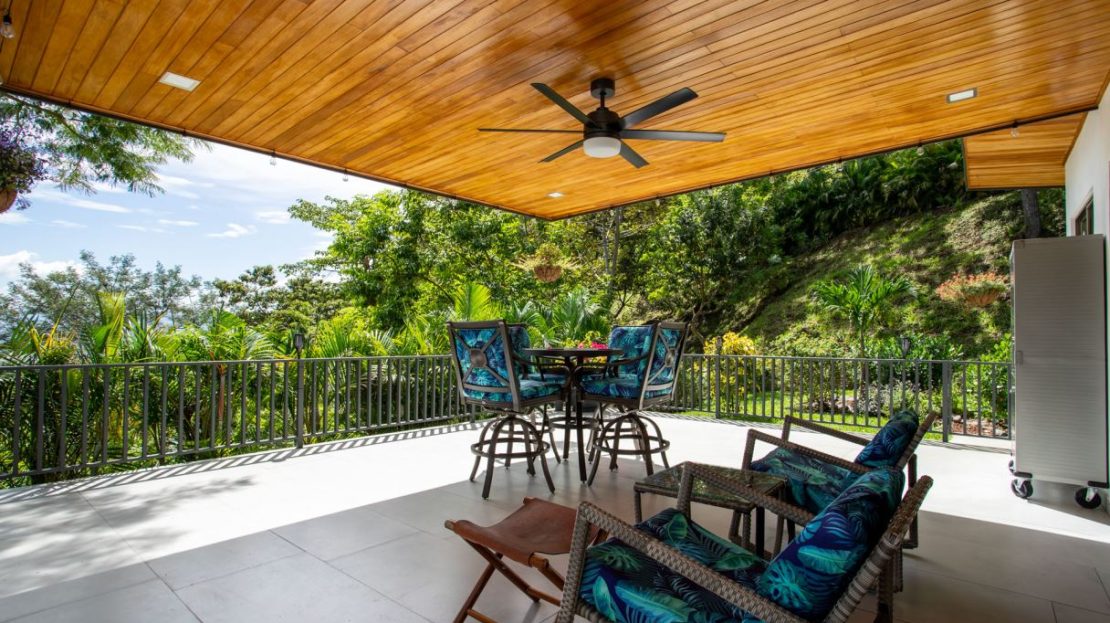 Month to month modern furnished gem in the natural setting of Hacienda Atenas