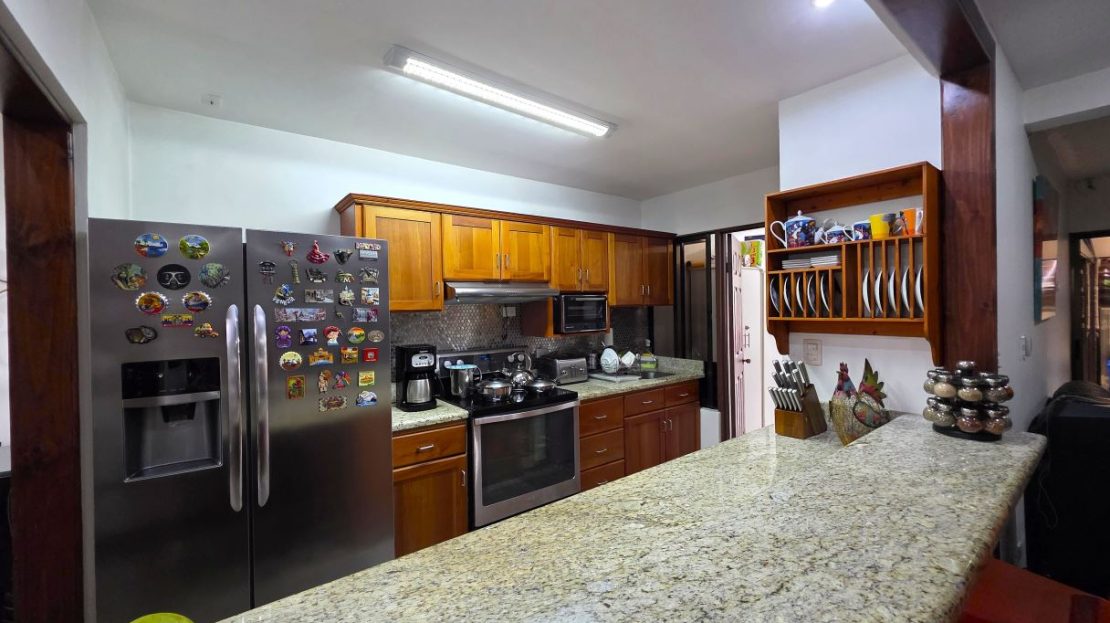 Spacious two-level house for sale in Residencial Casa Blanca | Minutes from free trade zones