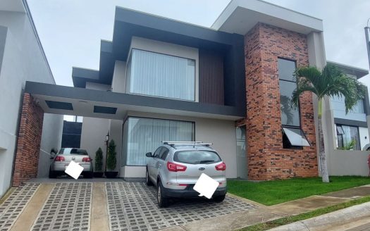 House for Sale in Grecia, Costa Rica/Investiment opportnity