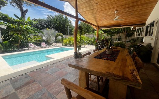 Casa Barrigona Estate — House & Guest Bungalows Near Barrigona, Sámara & Nosara