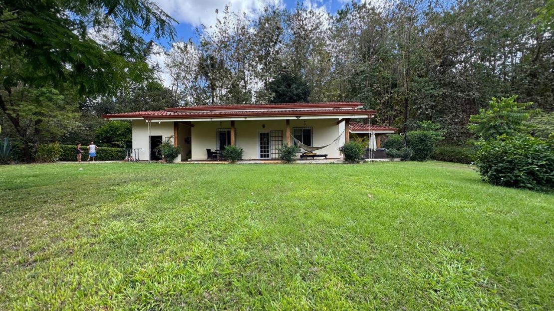 Casa Serena – 1.73-Acre Country Home with Horse Facilities Near Playa Carrillo