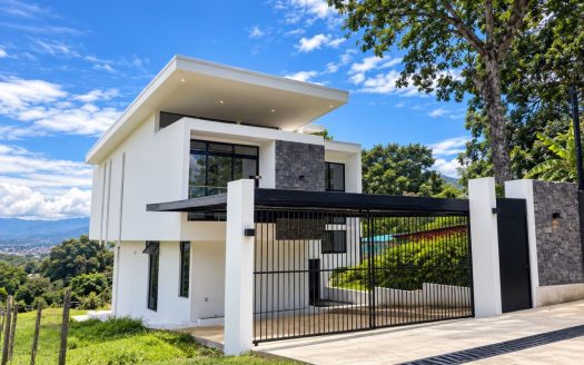 Brand-New House for Rent in Rodeo, Ciudad Colón