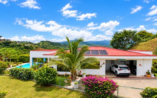Casa Sol Paraiso, a 3b/2.5ba tranquil sanctuary nestled in the Roca Verde gated community