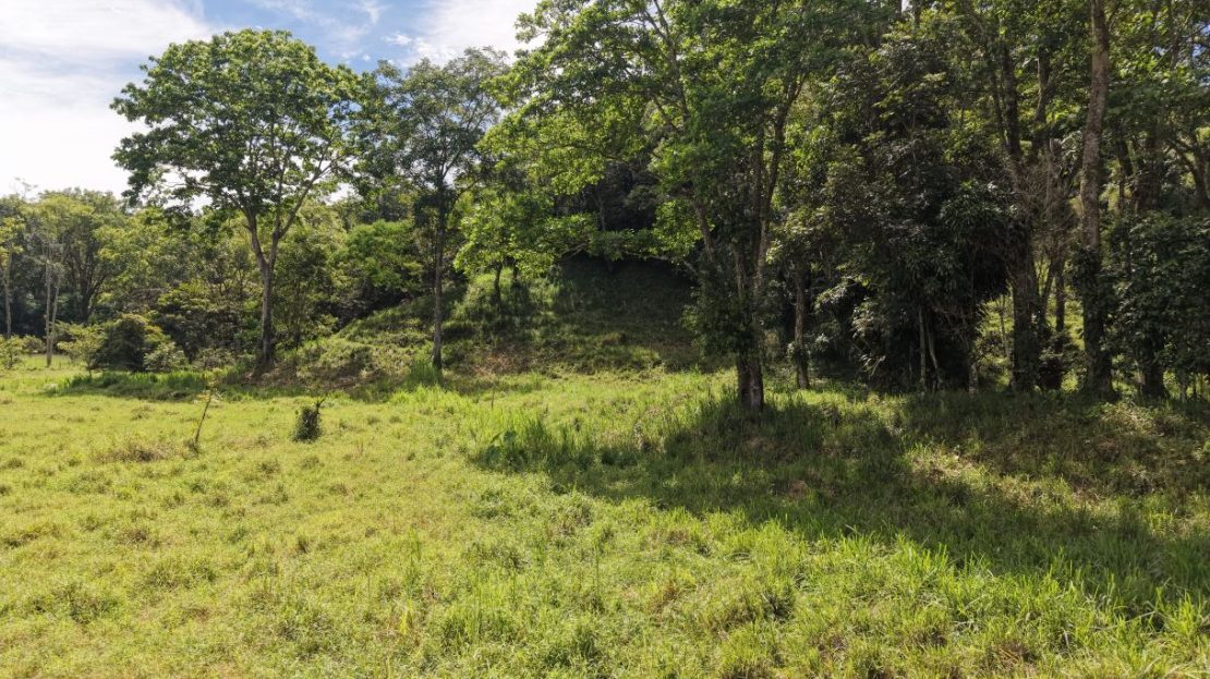 Land for Sale in San Francisco de Rivas: 16-Acre Parcel with Private Creek H6