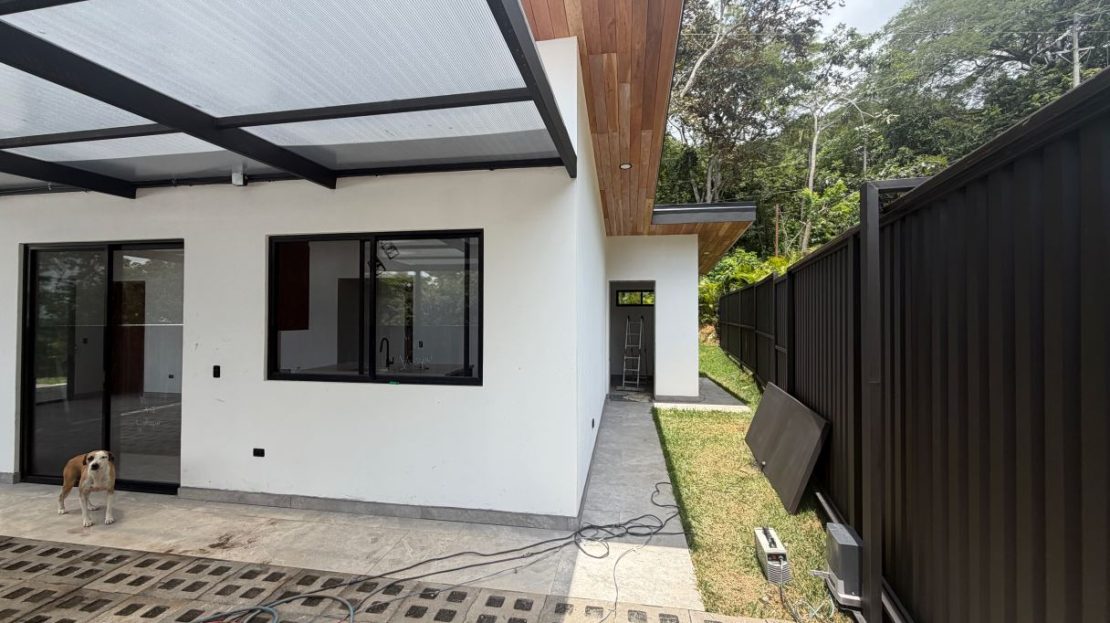 Modern New-Construction Home on 399m² Lot — Minutes from Ruta 27 | Atenas