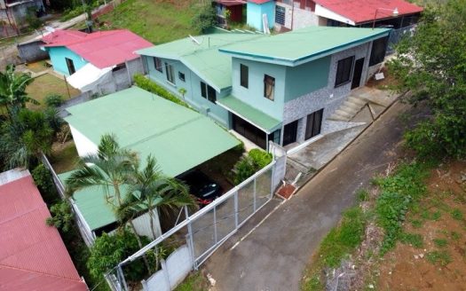 Remodeled House with Valley Views on Double Lot – Sarchí Sur, Alajuela – Priced to Sell!