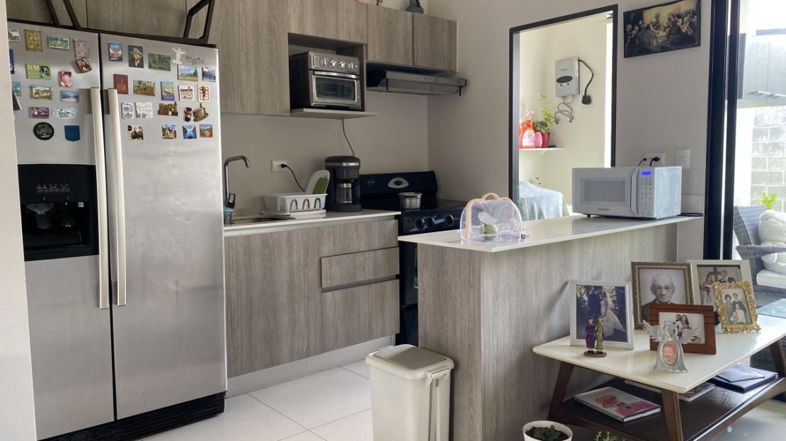FOR SALE House in Condominium in Lindora Area