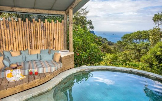 Casa De Las Brisas – 10 Bedroom Mansion in Manuel Antonio