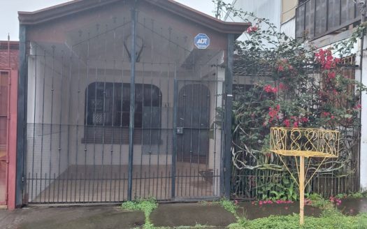 HOUSE FOR SALE IN IPÍS DE GUADALUPE – ONE FLOOR