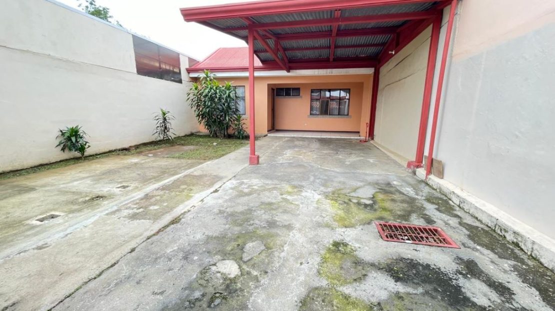 HOUSE FOR SALE in San Pablo de Heredia