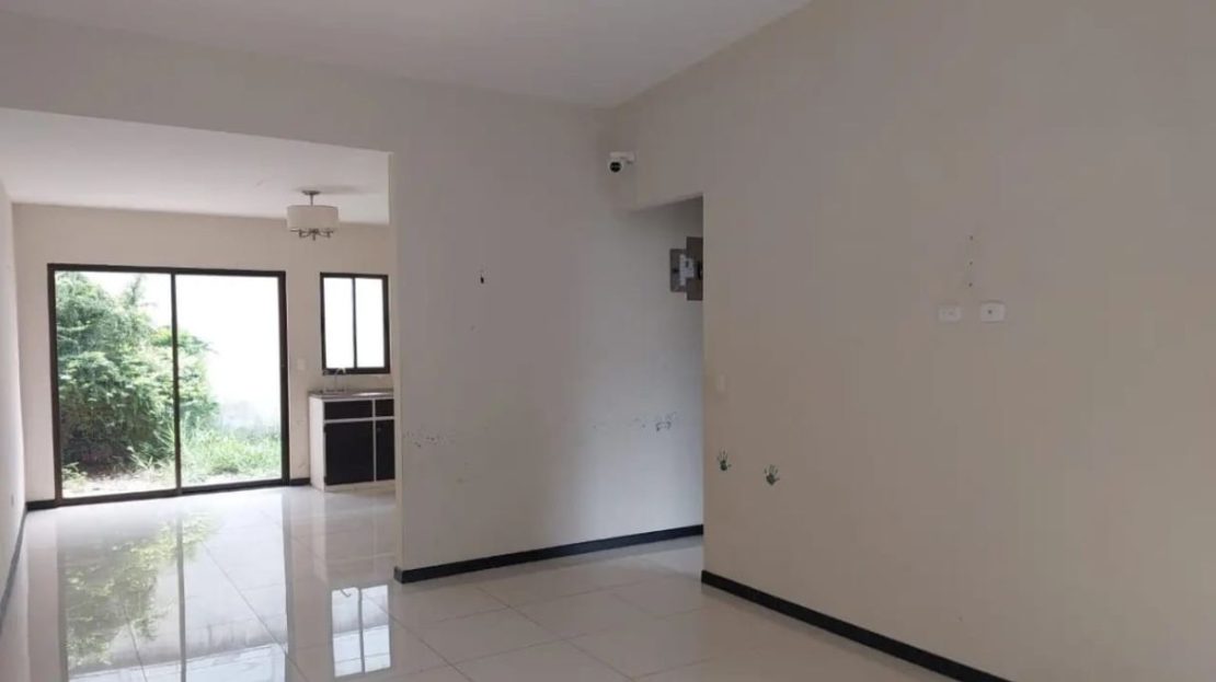 House in Dulce Nombre