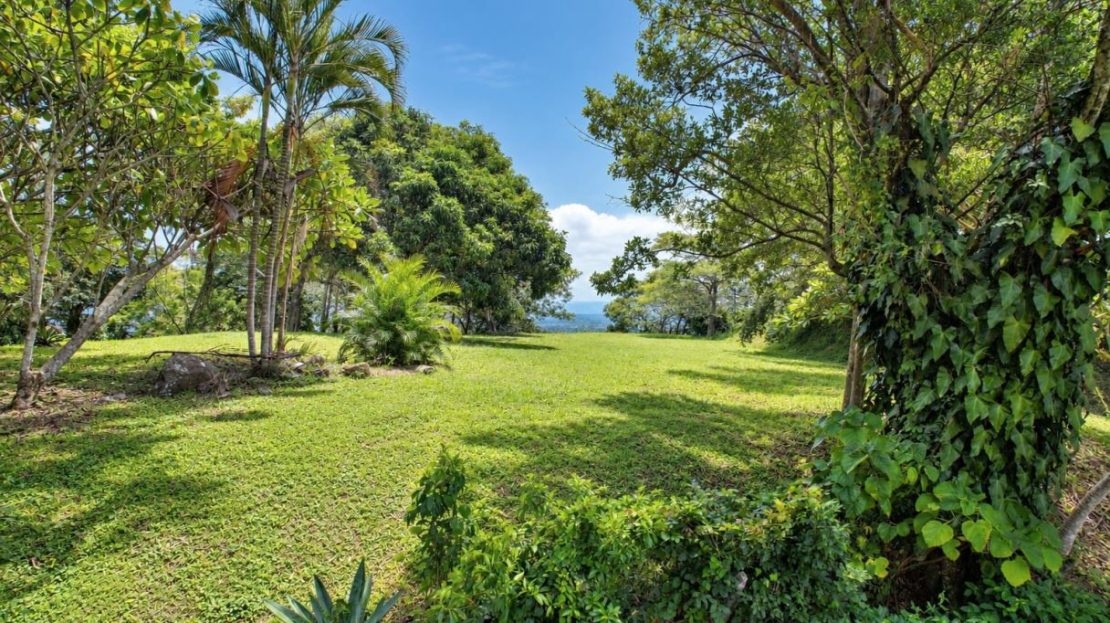 573 m² with 300° Views
