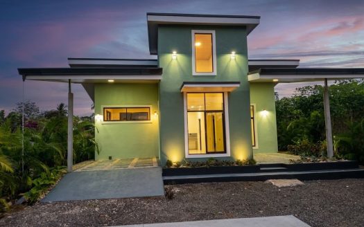Brand-New Modern Home Near La Fortuna – Ideal Residence or Vacation Rental