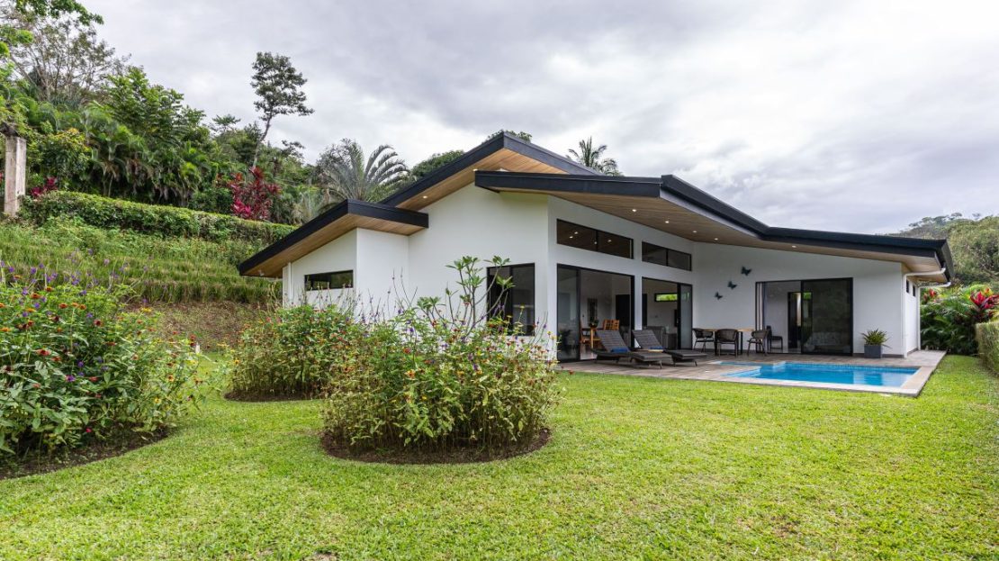 For Rent: Modern Tropical Home with Private Pool in Roca Verde