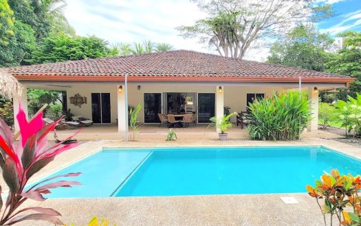 Casa Mango de Isarocca ~ Newly Built 4 Bedroom Home in a Private Compound!