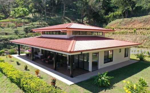 Furnished 3 bedrooms home with views!