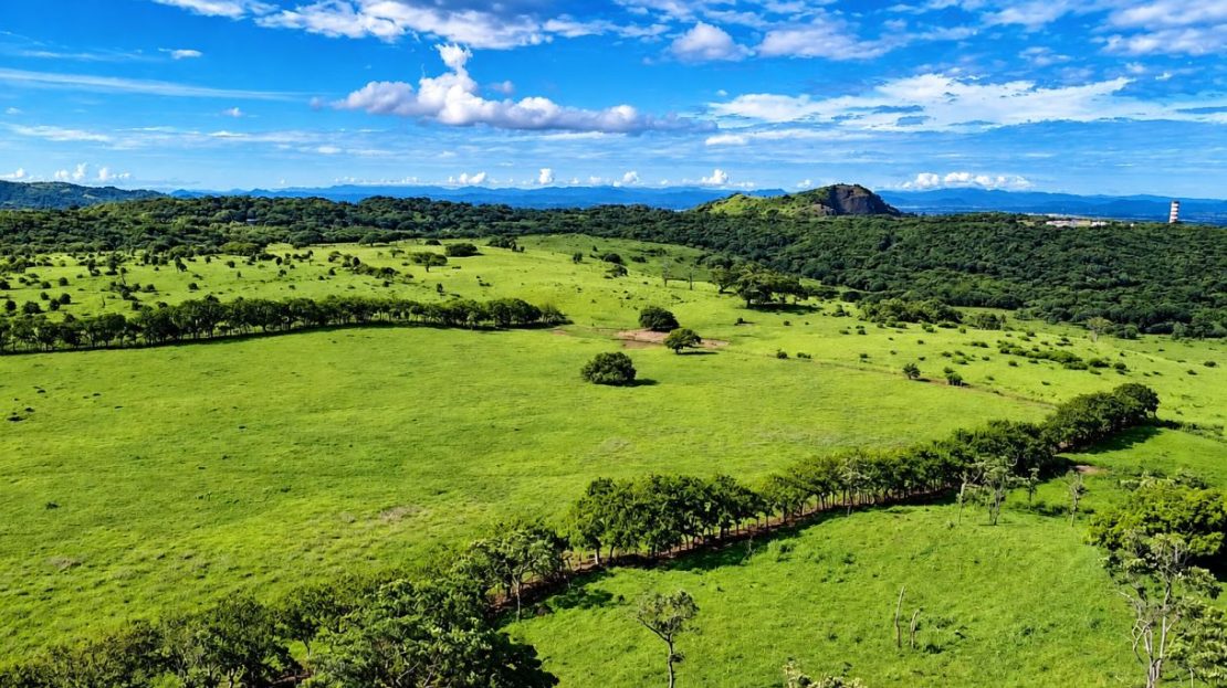 Los Ángeles Grand Estate | 282 Acres of Natural Beauty