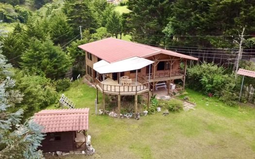 New European-Inspired Cabin for Sale in El Jardín de Dota | 1,002 m² Lot