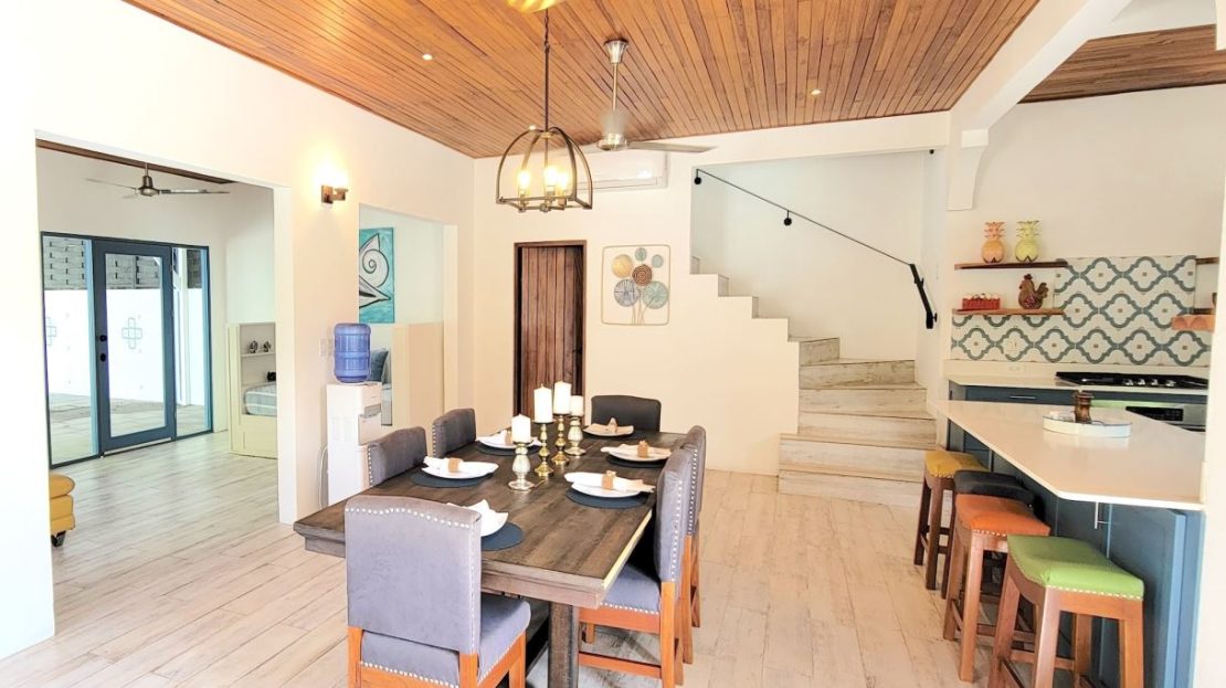 Colinas de Golf 20 ~ Mountain Views Top Floor Unit