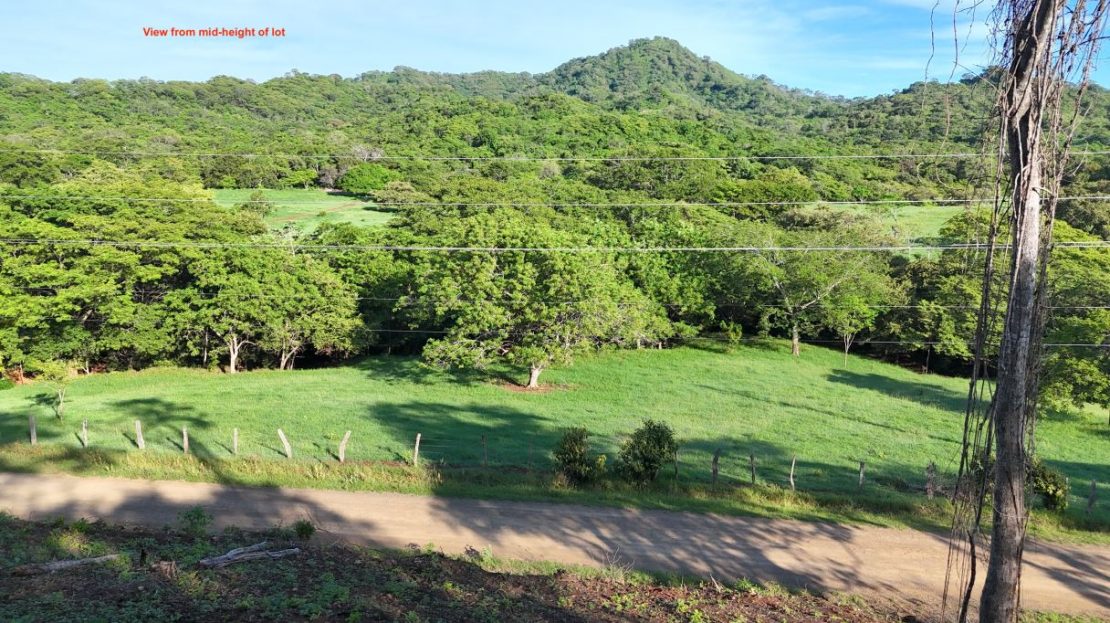 522m² Mountain Lot with Beautiful Valley Views