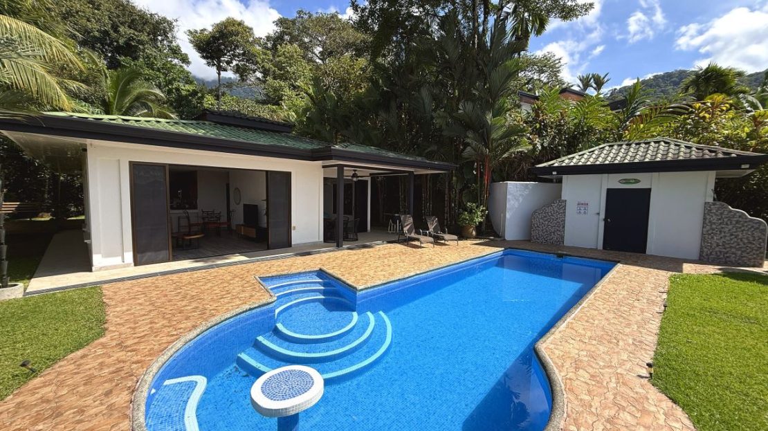 Spectacular 2-Bedroom Home Boasting Panoramic Ocean Views and Private Pool in Ojochal Costa Rica