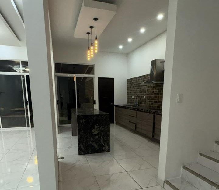 Contemporary Home with Modern Design in San Josecito