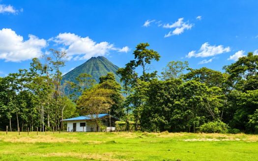 Build in the Heart of La Fortuna – 4,261 m² with Direct Arenal Volcano Views