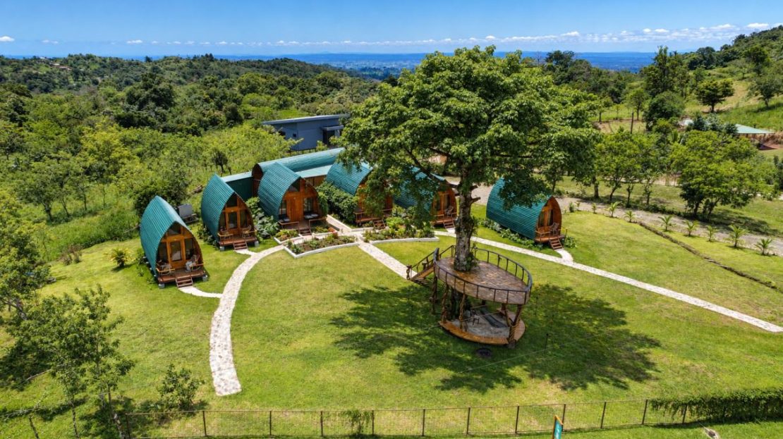 Wake Up to Arenal – Six Cabins