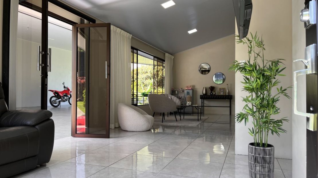 House for Sale in Peñas Blancas