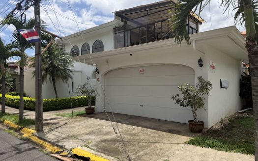 Beautiful Home for Sale in Exclusive Los Arcos Residential Community, Heredia