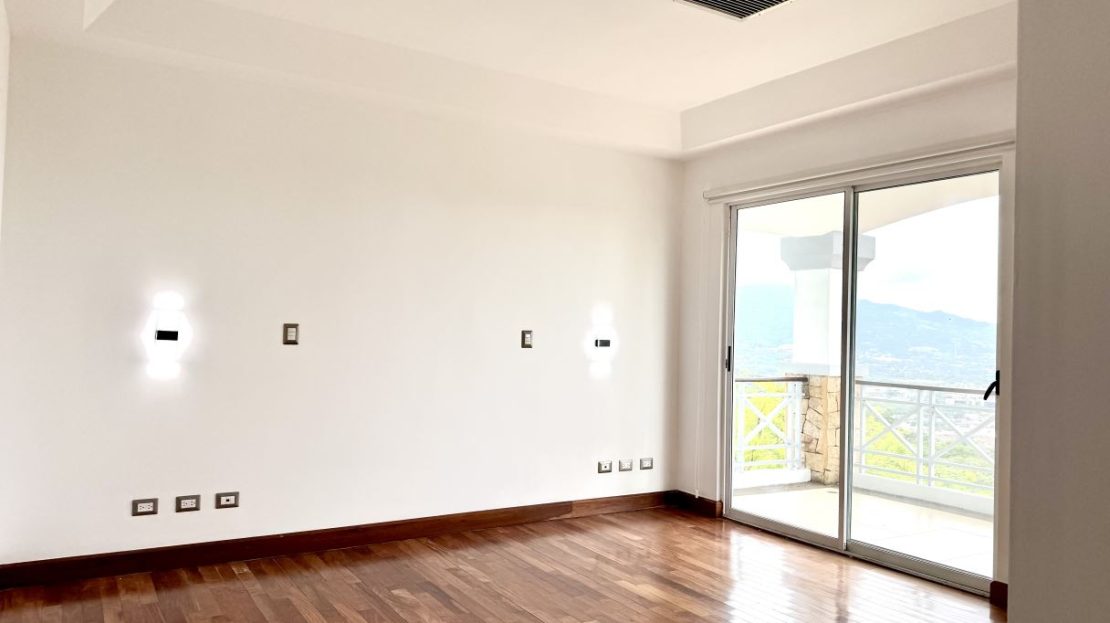Exclusive Home for Rent in Pozos