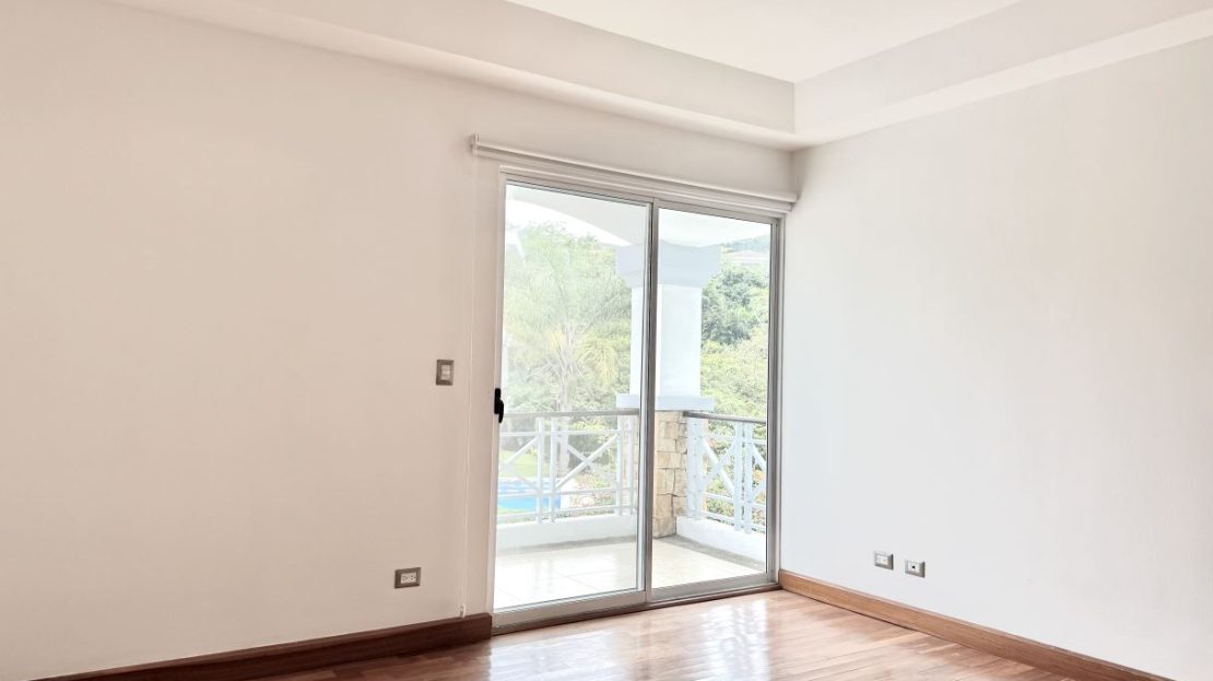 Santa Ana | Privacy and Spectacular Views