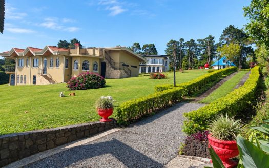 Villa Los Sueños – Multifamily Estate in San Rafael de Heredia