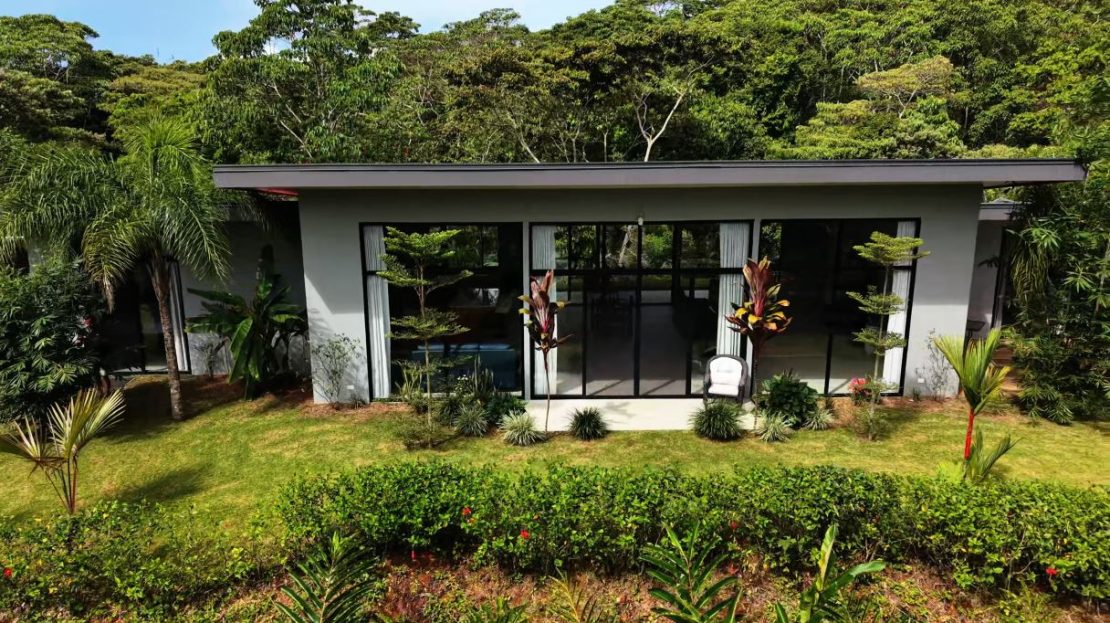Perez Zeledon: With Pool and Ready-to-Build Pad