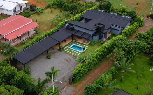 Stunning Modern Residence Ready to Move In!