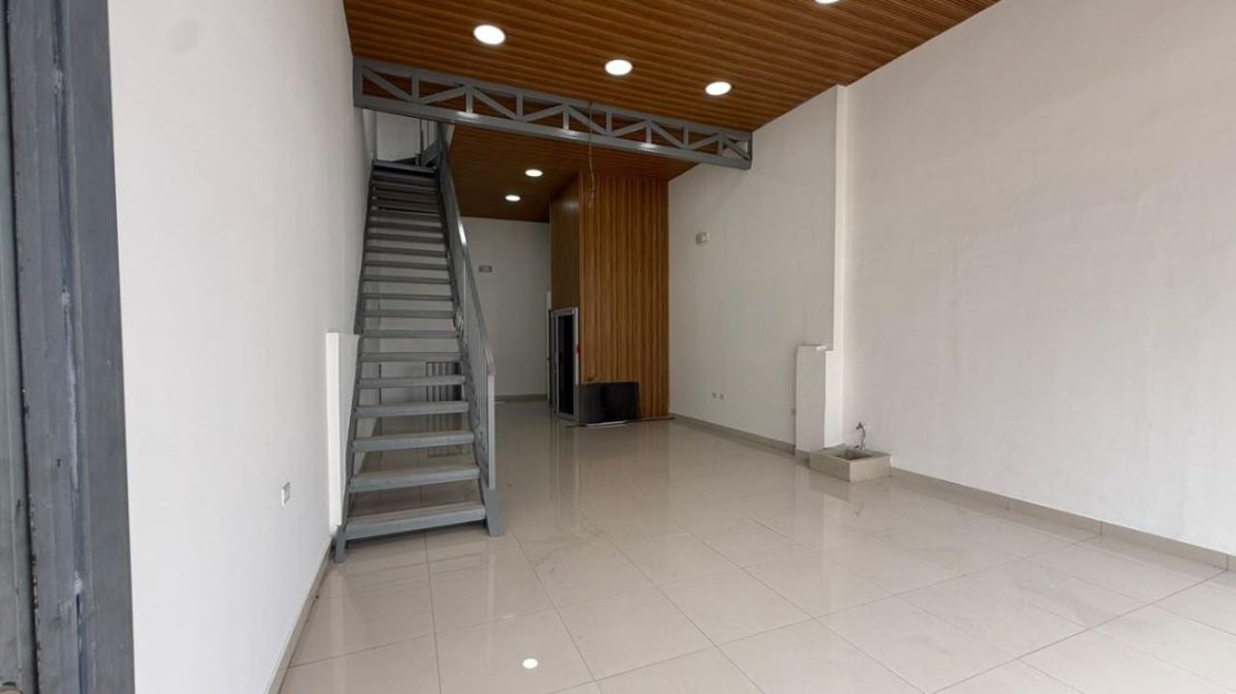 235 m² Commercial Property on Main Road in Guadalupe