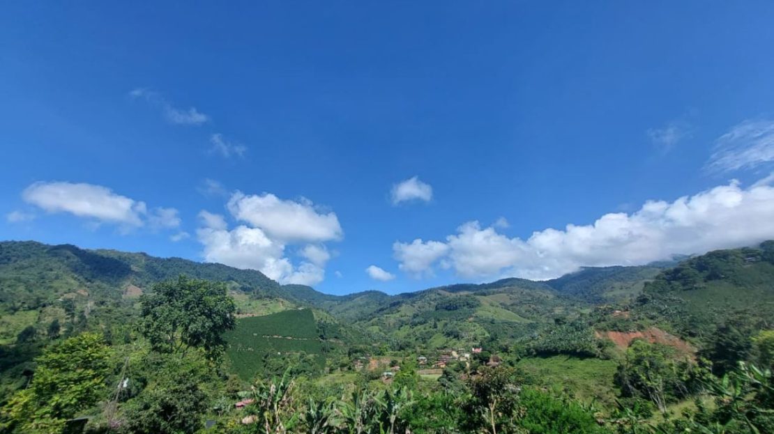 Mountain Cabin with 551 m² Lot and Panoramic Views in Valencia de Páramo