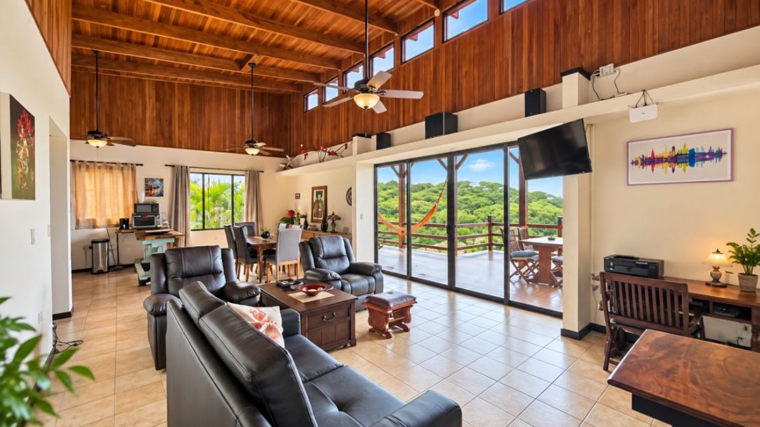 5-BEDROOM OCEAN-VIEW HOME IN OCOTAL