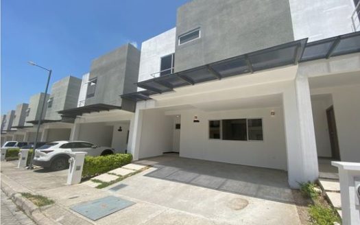 House for Sale | 3 Bedrooms, Private Garden