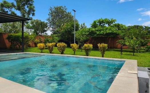 Group Vacation Rental w Private Pool, Just 10 Minutes from La Fortuna
